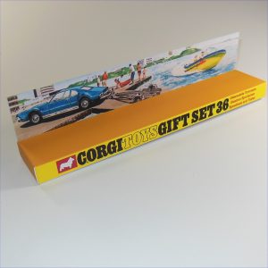 Corgi Toys Gift Set 36 Oldsmobile Toronado Glastron Boat Display Stand Tray
