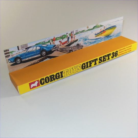 Corgi Toys Gift Set 36 Oldsmobile Toronado Glastron Boat Display Stand Tray