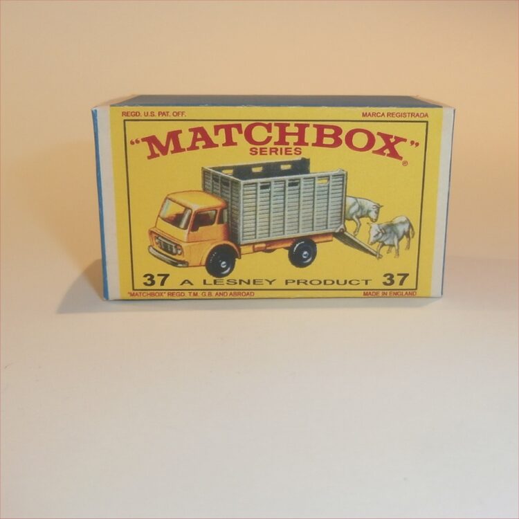 Matchbox Lesney 37 c Dodge Cattle Truck with White Bulls E Style Repro Box