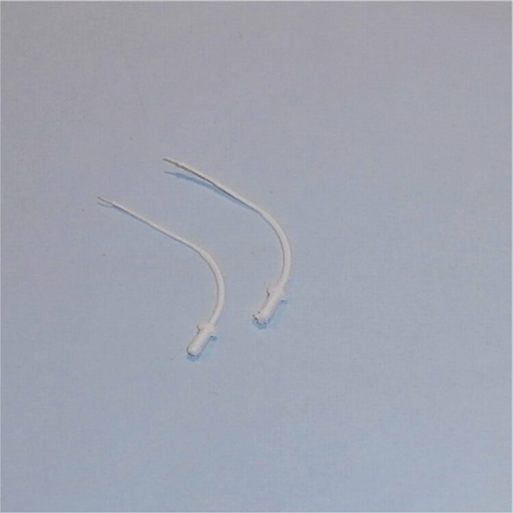 Scale Aerials 1:43 Pair of Curved White Antennas