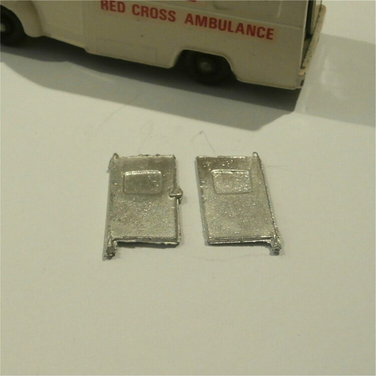 Matchbox Lesney 14 c Lomas Ambulance Pair of Rear Doors