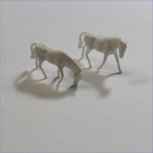 Matchbox Lesney 17e AEC 40e 43e Horsebox Pair of White Plastic Horses