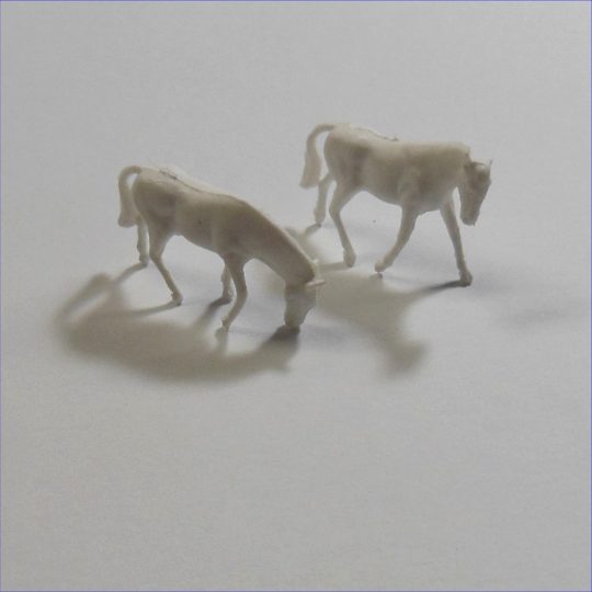 Matchbox Lesney 17e AEC 40e 43e Horsebox Pair of White Plastic Horses