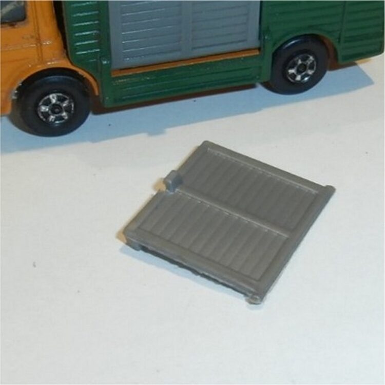 Matchbox Lesney 17 e or 43 c Horsebox Side Door