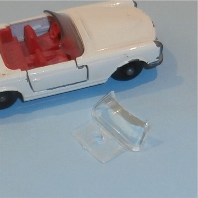 Matchbox Lesney 27 d Mercedes Benz 230SL Coupe Windscreen