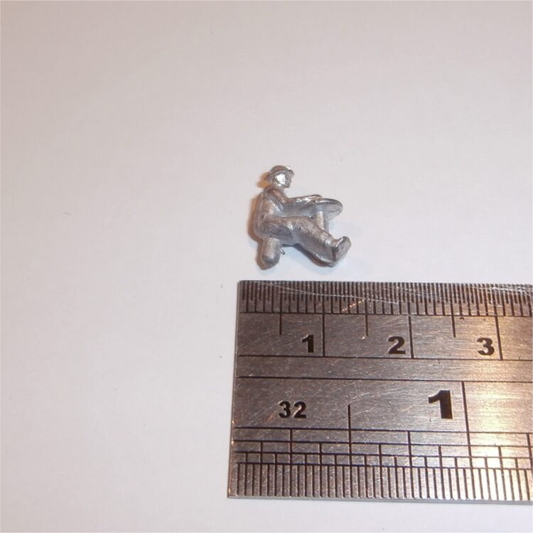 Matchbox Lesney 2b Dumper Driver Later Issue Tin Hat Driver