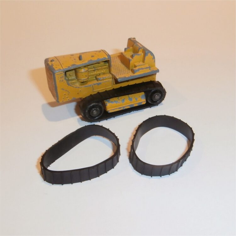 Matchbox Tracks 1-75 8 or 18 c or d Caterpillar Treads Black Pair