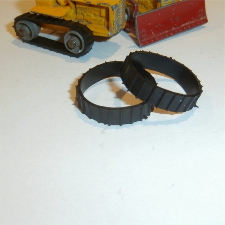 Matchbox Tracks 1-75 8a, 8b, 18a, 18b Caterpillar Treads Black Pair