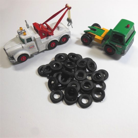 Matchbox King Size 18mm Square Tread Tyre Black Y062