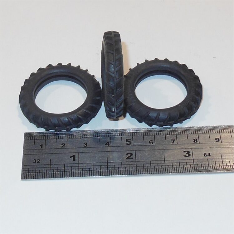 Britains Models 40mm Rear Tractor Tyre Black Y108