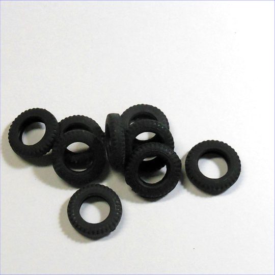 Britains 24mm Black Rubber Hollow Tyre Y132