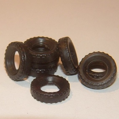 Dinky Toys 15mm Treaded Tyre Black Y001