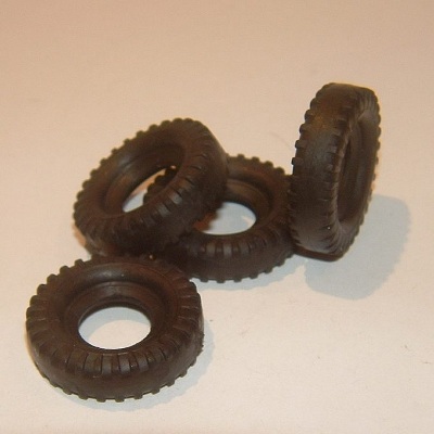 Dinky Toys 27mm Military Block Tread Tyre Black Y036