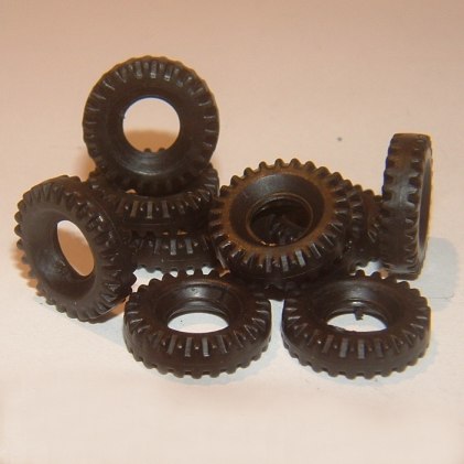 Dinky Toys ,18mm, Block Tread ,Tyre ,Black, Y037`