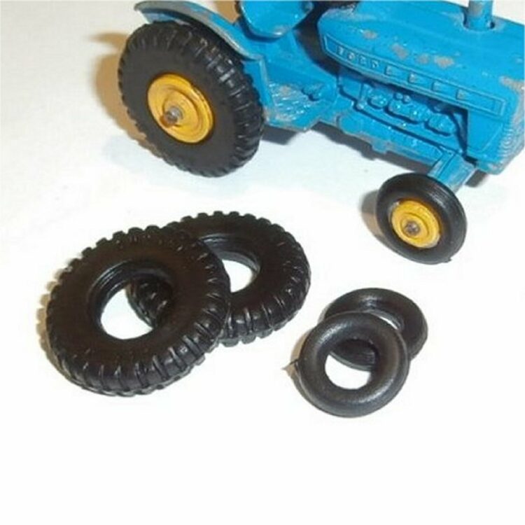 Matchbox Lesney 1-75 39c Tractor Tires Set of 4 Black Tyres Pack #15