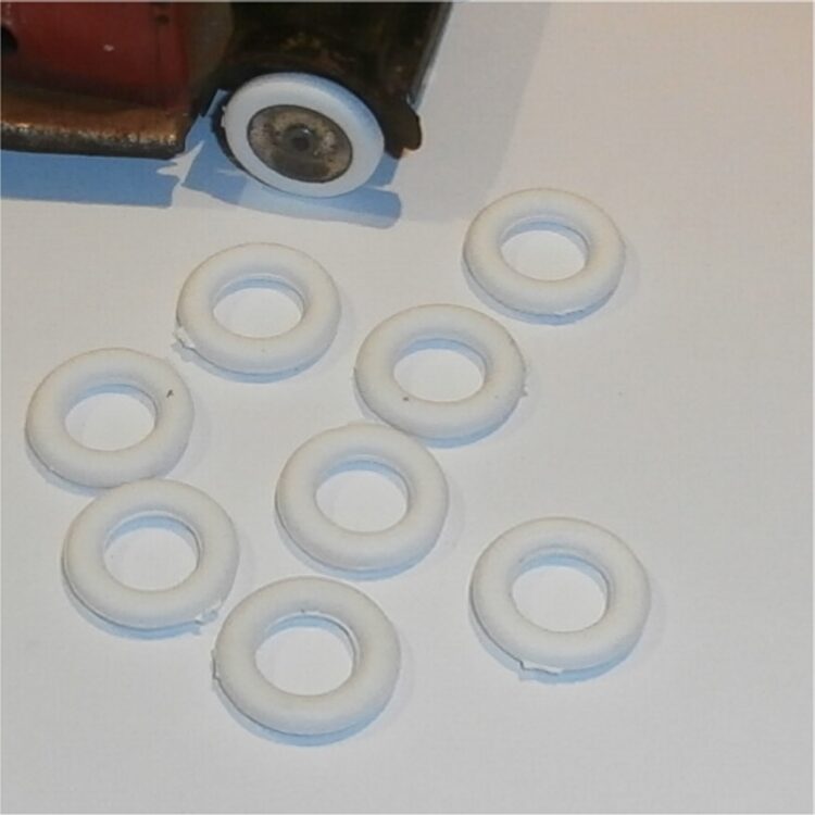 Tri-ang Minic Tires 18mm Pressed Hubs Set of 8 White Tyres Pack #45