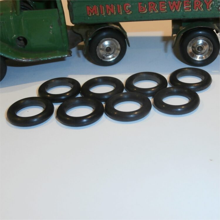 Tri-ang Minic Tires Pressed Steel Hubs Set of 8 20mm Black Tyres Pack #46