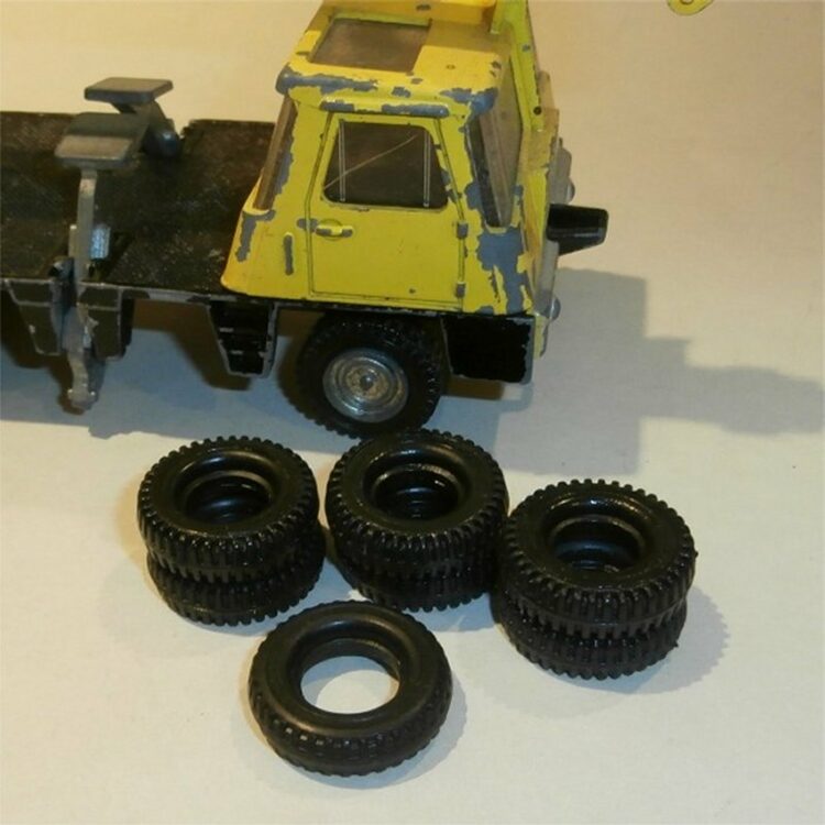 Dinky Toys Supertoys Late Issue Tires Set of 8 Tyres Pack #48