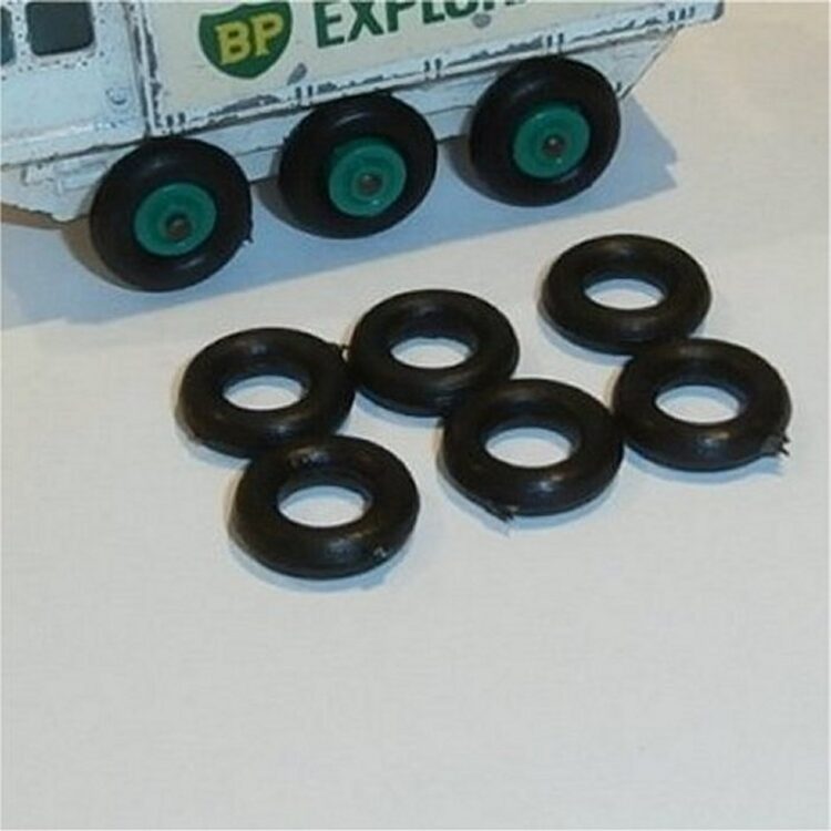 Matchbox Lesney 1-75 61b Alvis Stalwart Tires Set of 6 Black Tyres Pack #67