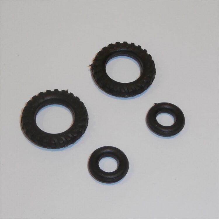 Matchbox Lesney 1-75 50b or 72a Tractor Tires Set of 4 Black Tyres Pack #87