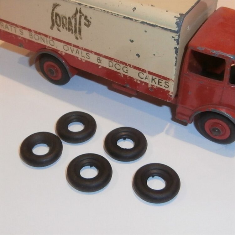 Dinky Toys Guy Van and Tray Truck 19mm Smooth Tires Set of 5 Tyres Pack #117