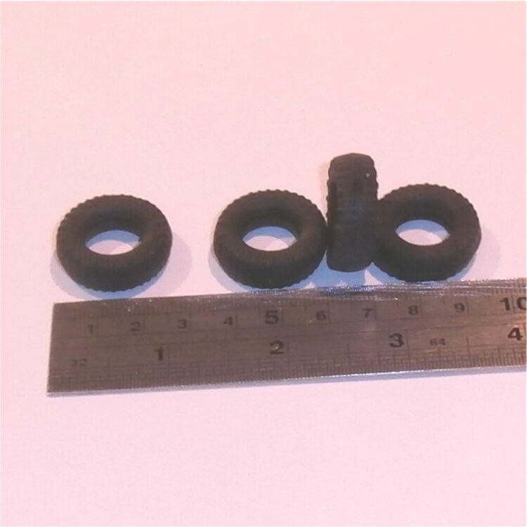 Britains Models 24mm Black Slotted 1:32 Scale Tires Set of 4 Tyres Pack #138