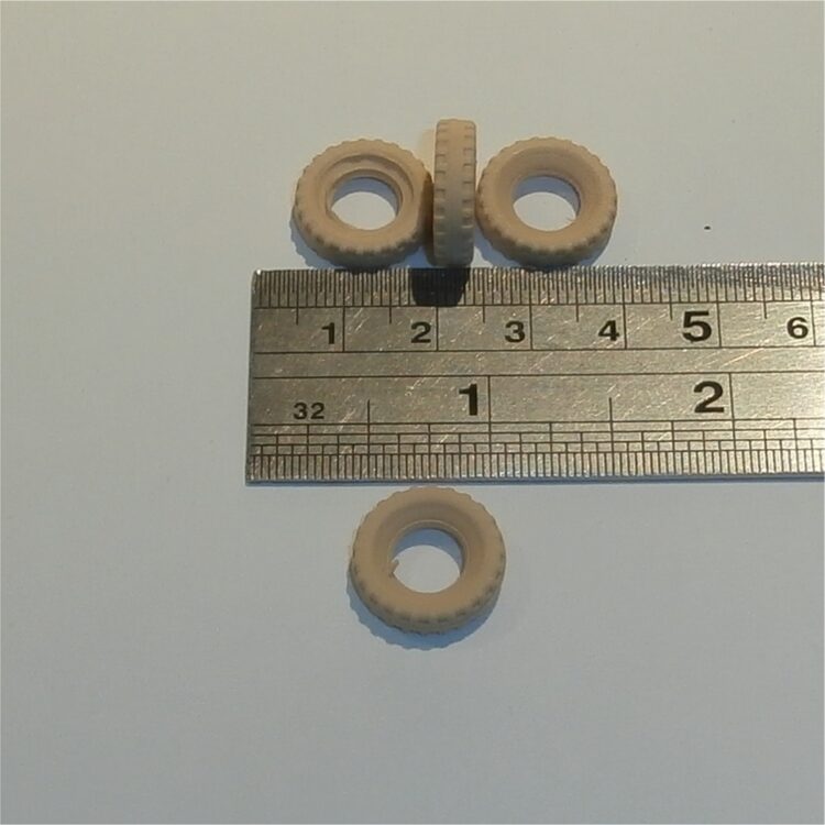 Dinky Toys 15mm Sedan Cream Treaded Tires Set of 4 Tyres Pack #152