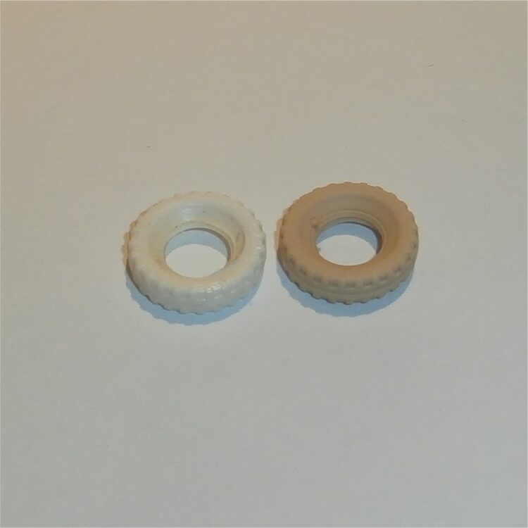 Dinky Toys 15mm Sedan Cream Treaded Tires Set of 4 Tyres Pack #152